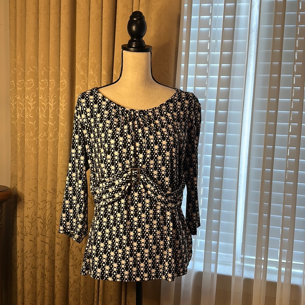 East 5th Size XL Black & White Blouse w/ attached belt